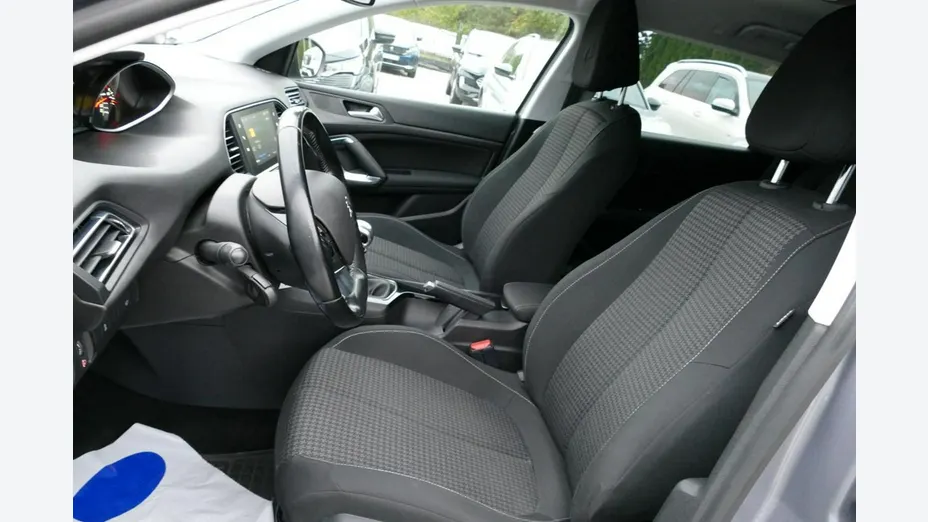 PEUGEOT 308 -