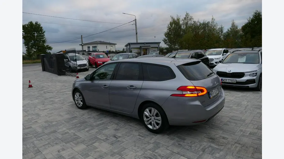 PEUGEOT 308 -