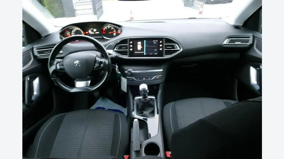PEUGEOT 308 -