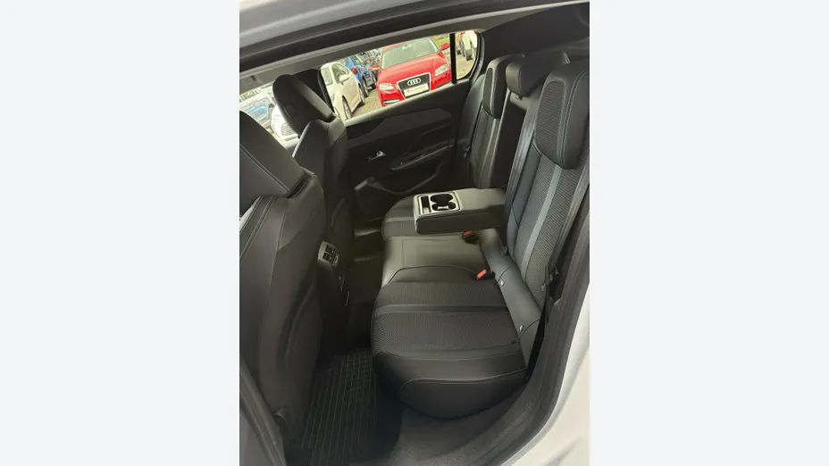 PEUGEOT 308 -