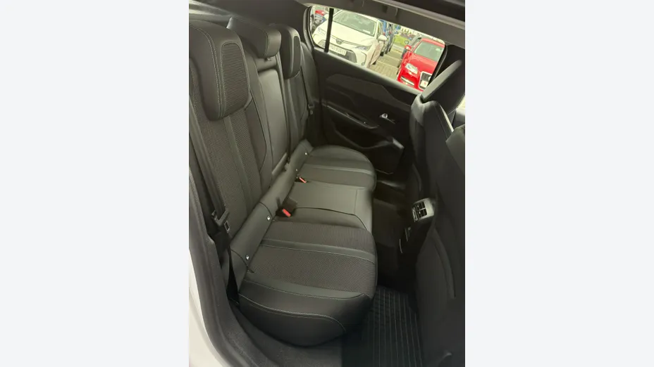 PEUGEOT 308 -