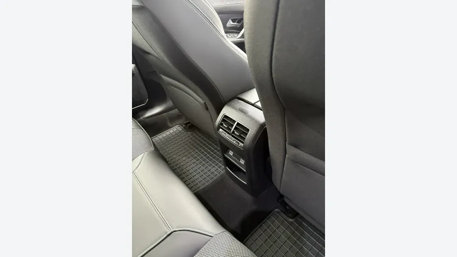 PEUGEOT 308 -