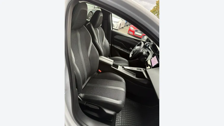 PEUGEOT 308 -