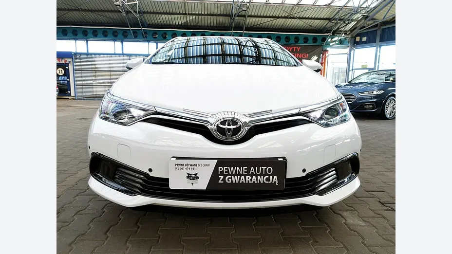 TOYOTA Auris -