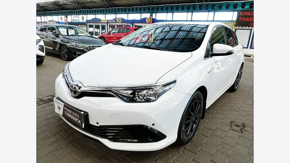 TOYOTA Auris -
