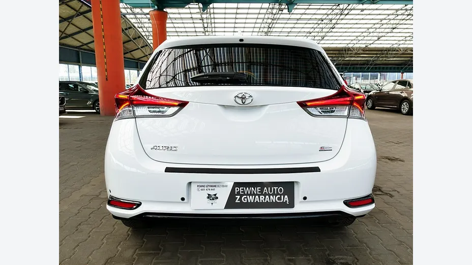 TOYOTA Auris -