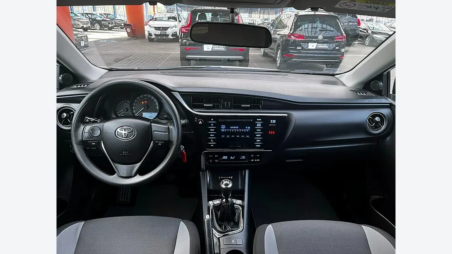 TOYOTA Auris -