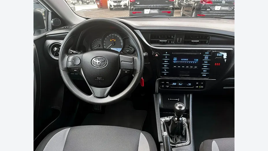 TOYOTA Auris -
