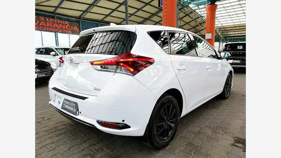 TOYOTA Auris -