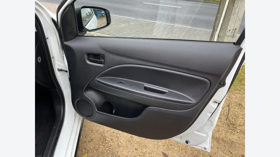 MITSUBISHI Space Star -
