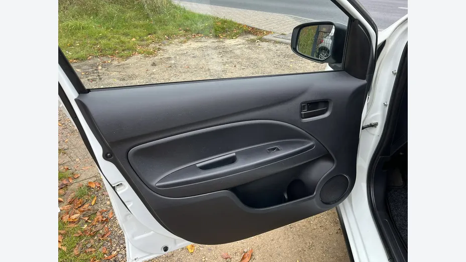 MITSUBISHI Space Star -