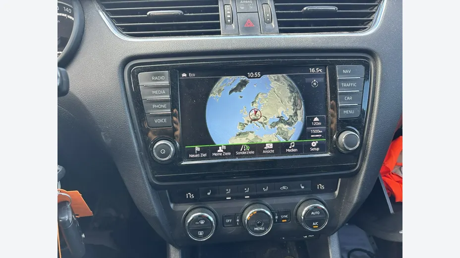 SKODA Octavia -