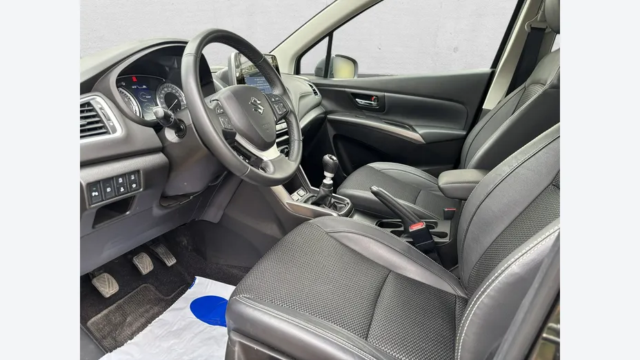SUZUKI S-Cross -