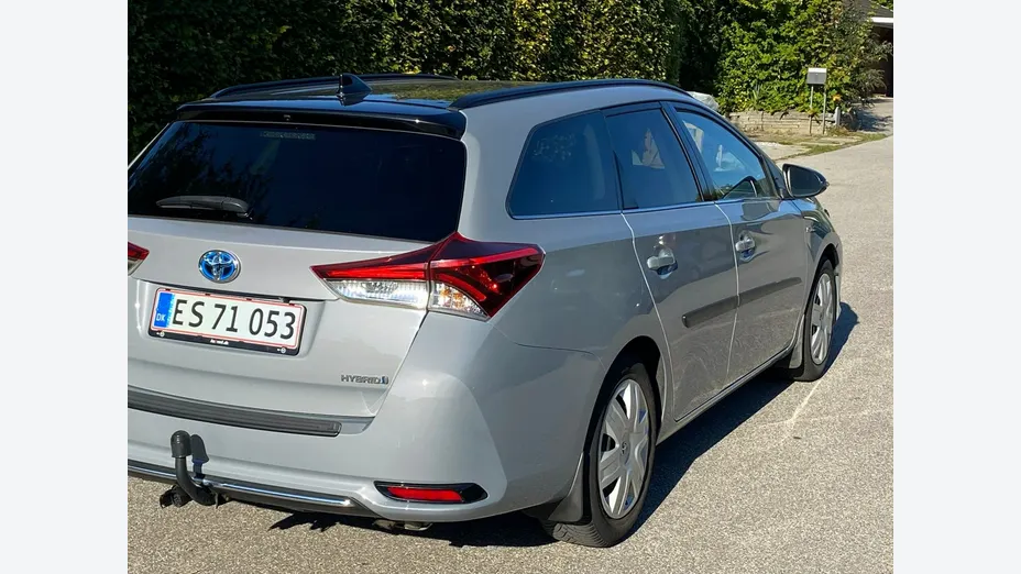 TOYOTA Auris -