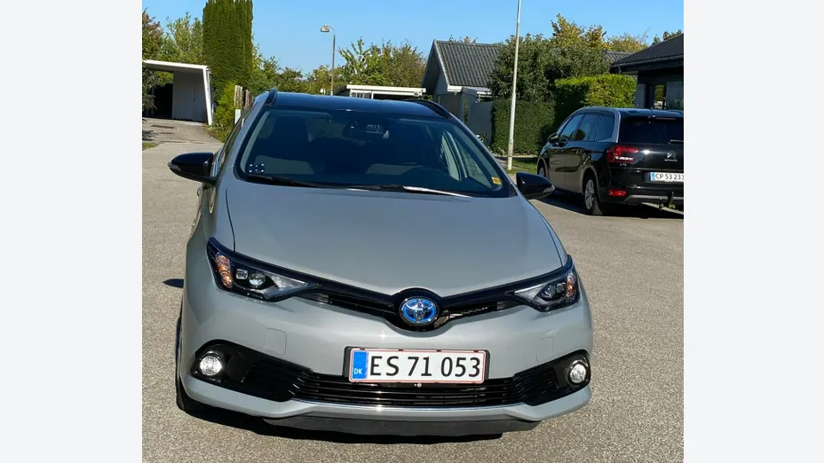 TOYOTA Auris -
