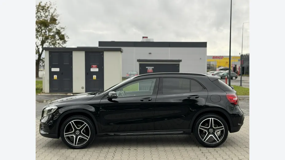 MERCEDES-BENZ GLA -