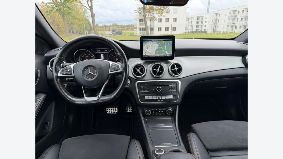 MERCEDES-BENZ GLA -