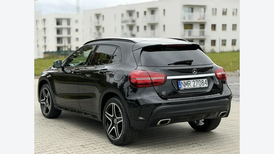 MERCEDES-BENZ GLA -