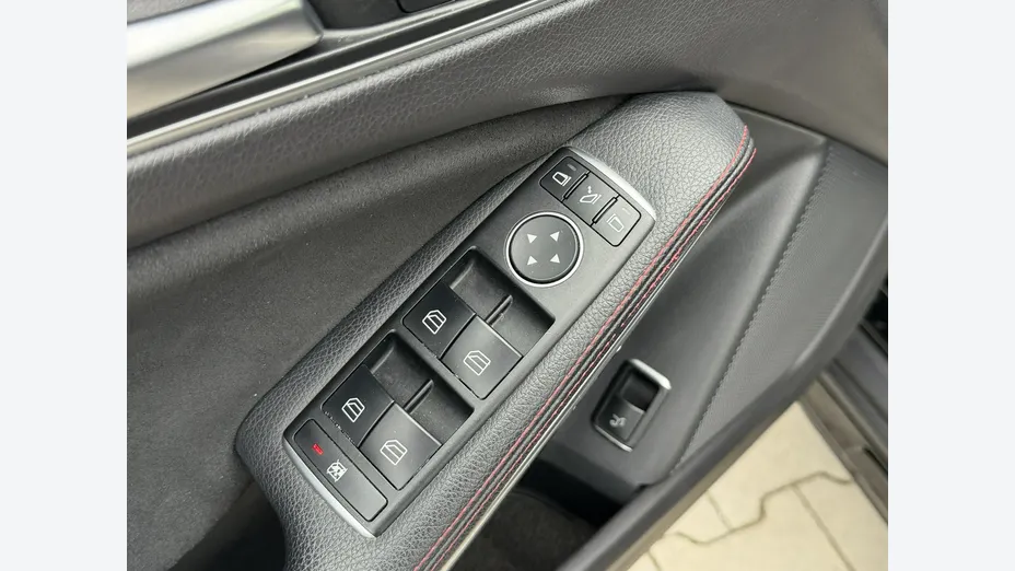 MERCEDES-BENZ GLA -