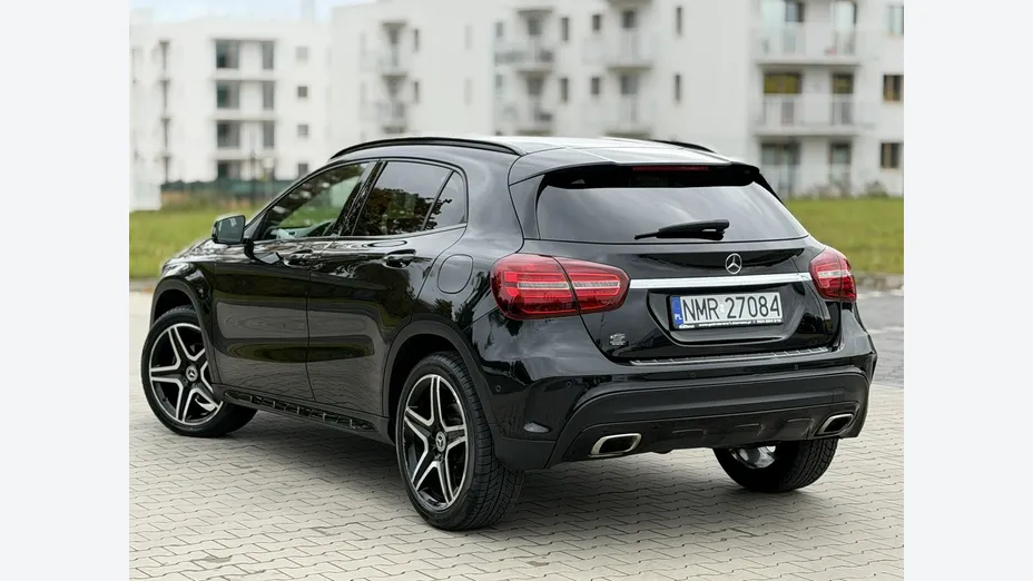 MERCEDES-BENZ GLA -
