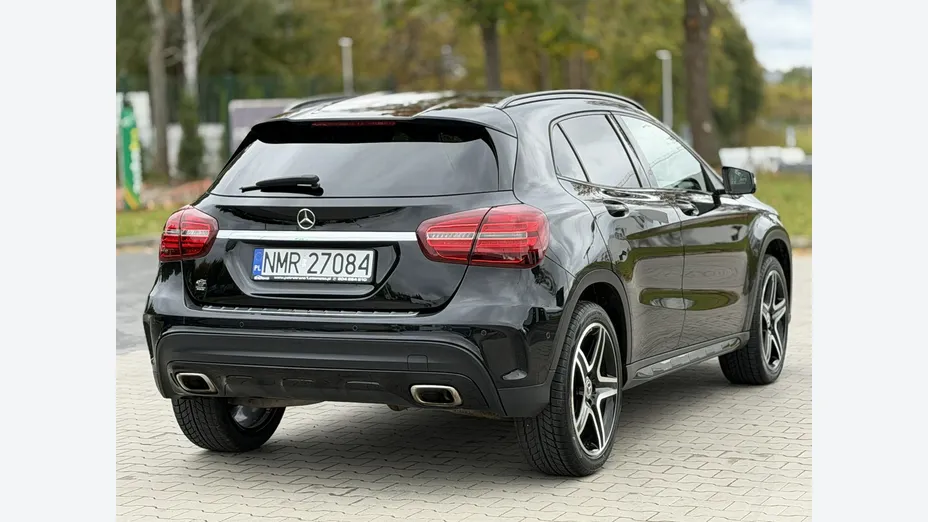 MERCEDES-BENZ GLA -
