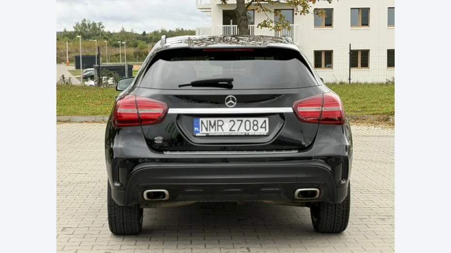 MERCEDES-BENZ GLA -
