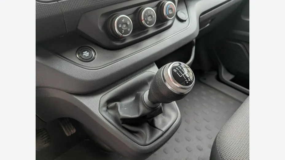 RENAULT Trafic -