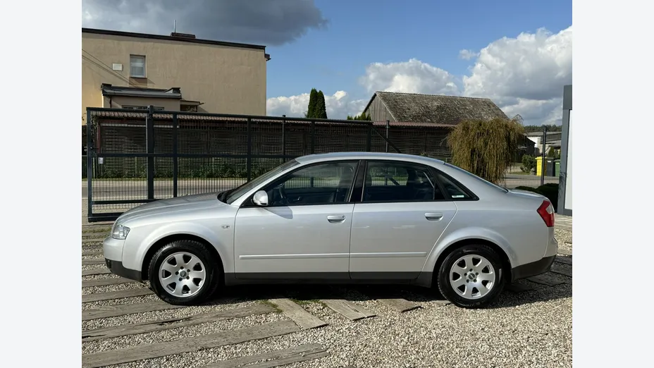 AUDI A4 -