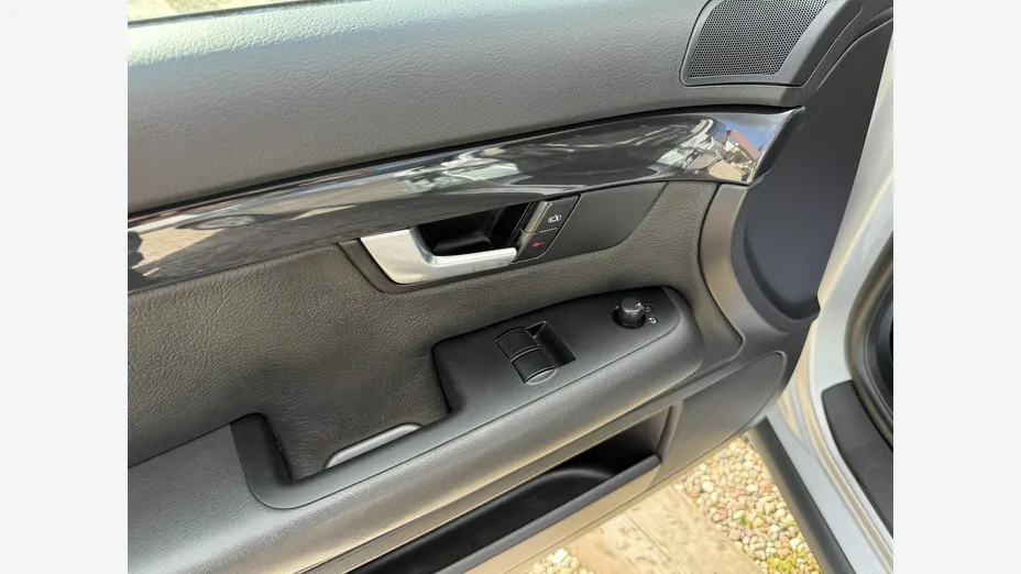 AUDI A4 -