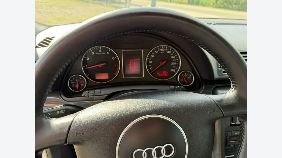 AUDI A4 -