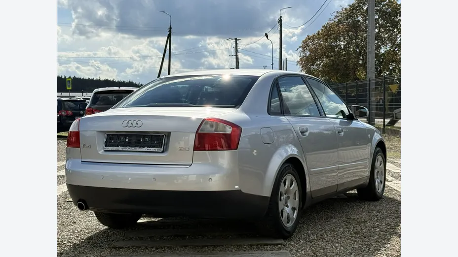 AUDI A4 -