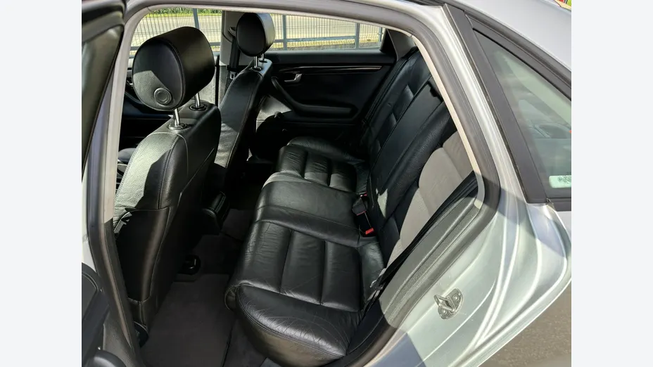 AUDI A4 -
