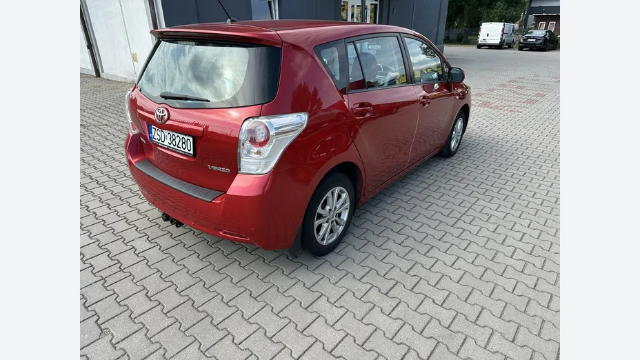 TOYOTA Verso -