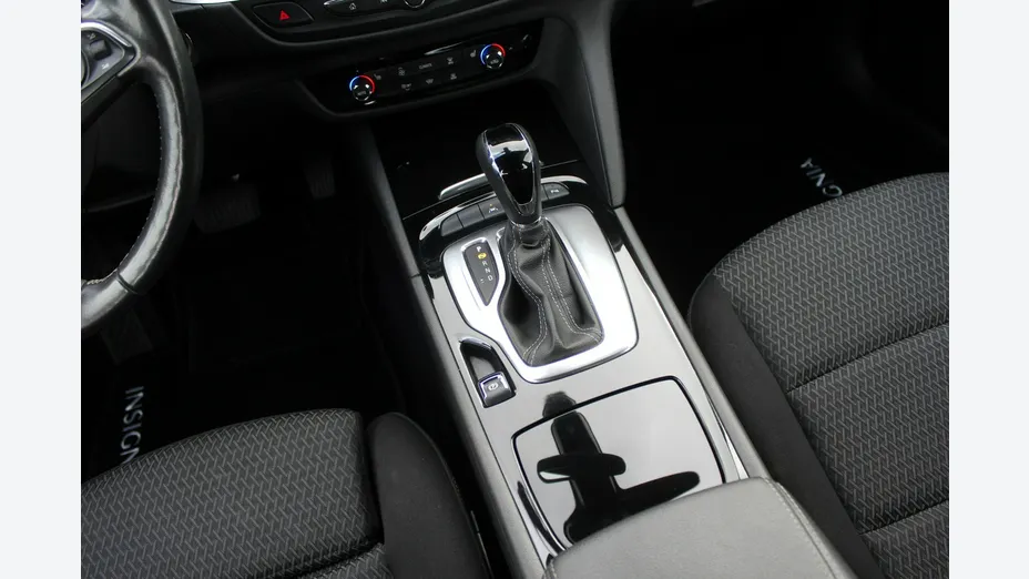 OPEL Insignia -