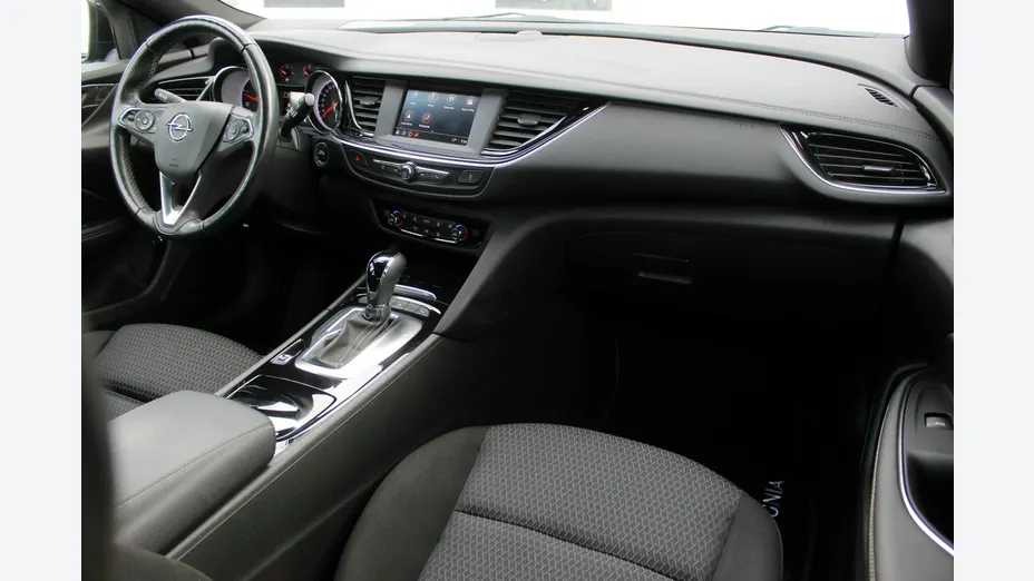 OPEL Insignia -