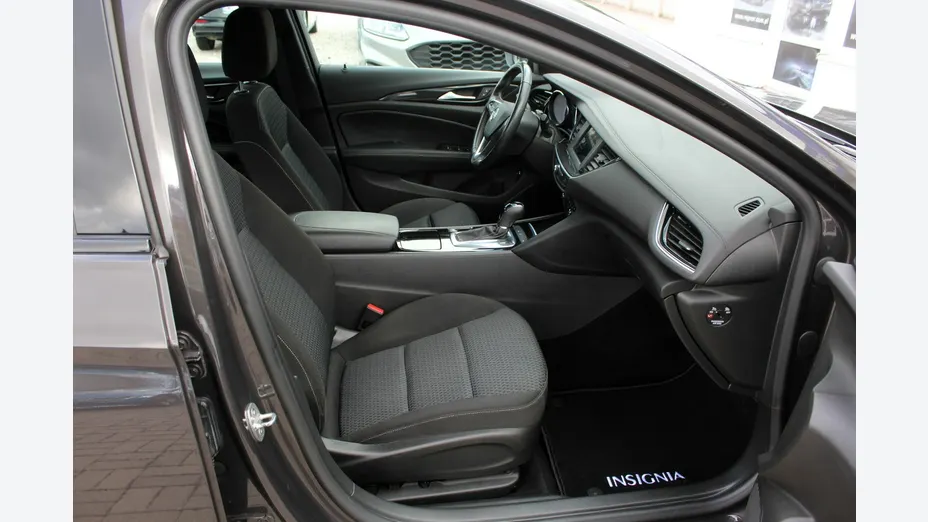 OPEL Insignia -