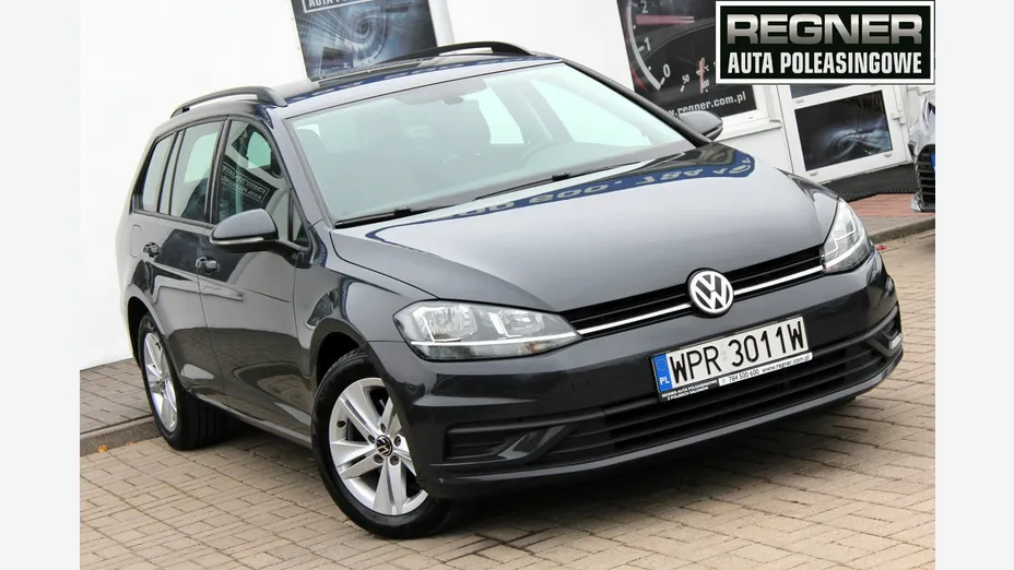 VOLKSWAGEN Golf -