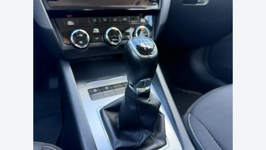 SKODA Octavia -