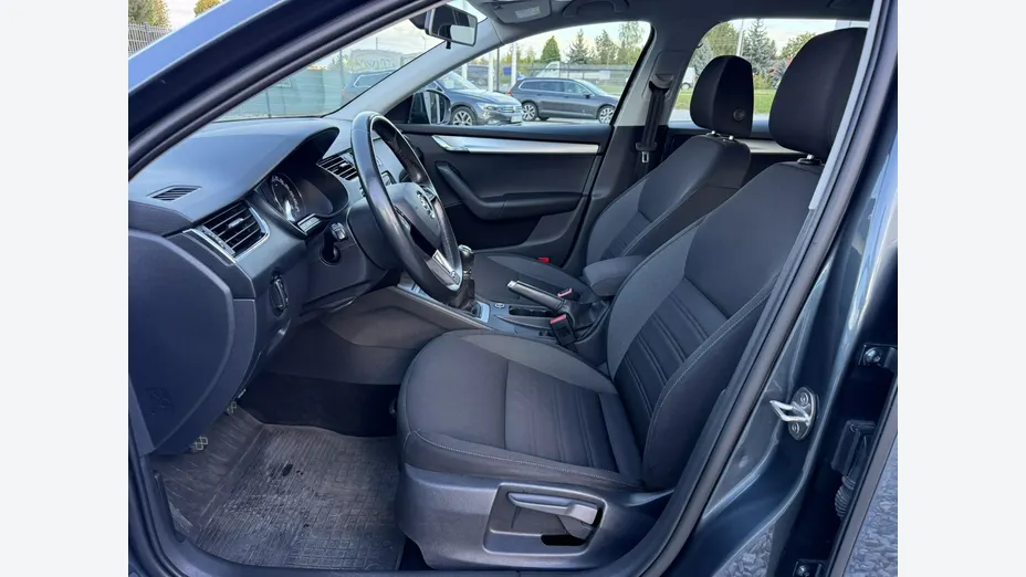 SKODA Octavia -