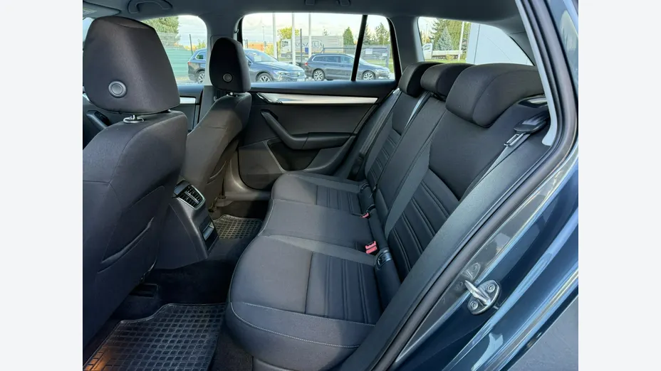 SKODA Octavia -