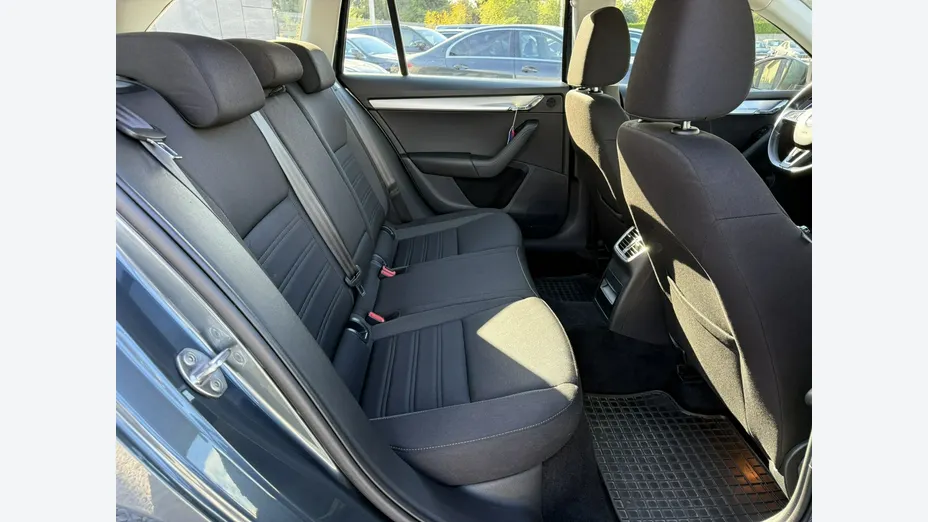 SKODA Octavia -