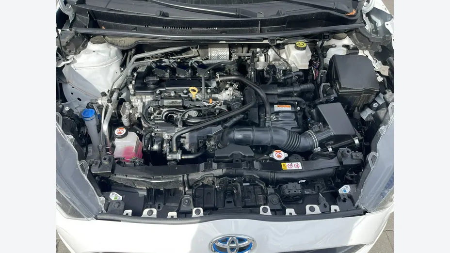 TOYOTA Yaris -
