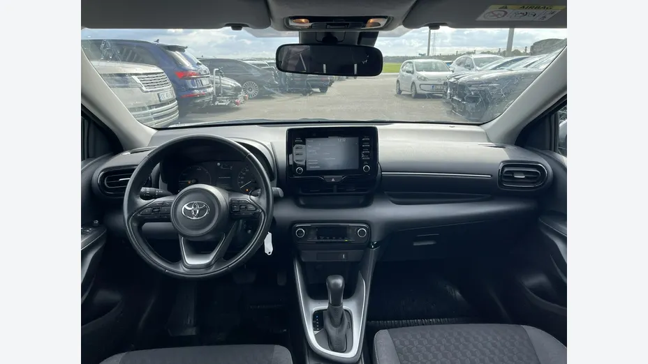 TOYOTA Yaris -