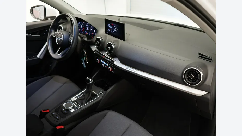 AUDI Q2 -