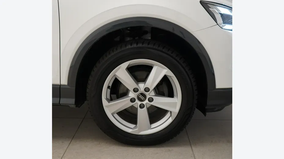 AUDI Q2 -
