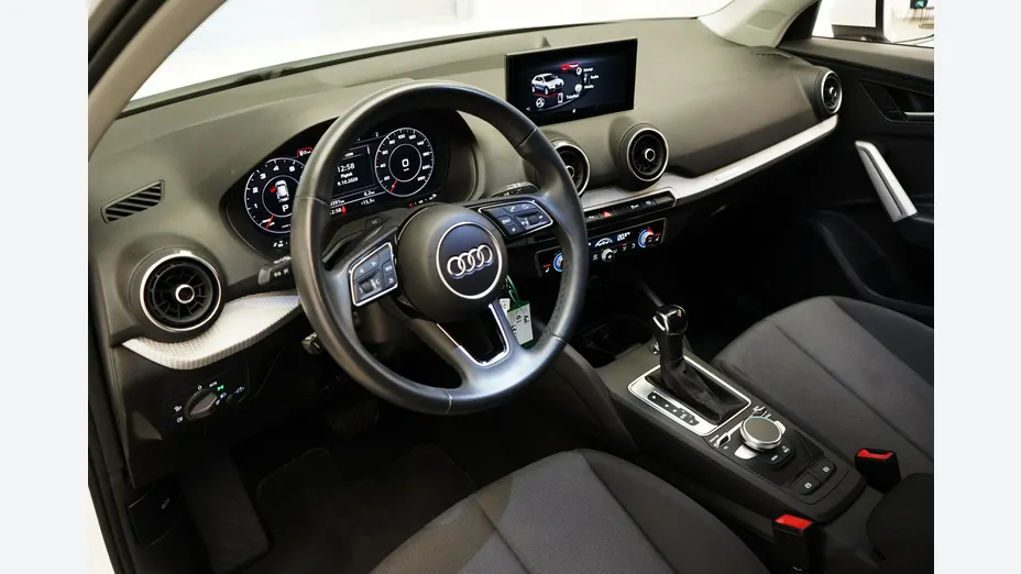 AUDI Q2 -