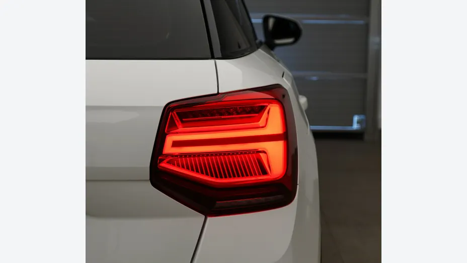 AUDI Q2 -