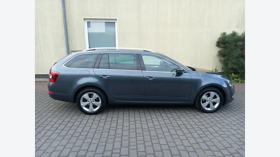 SKODA Octavia -