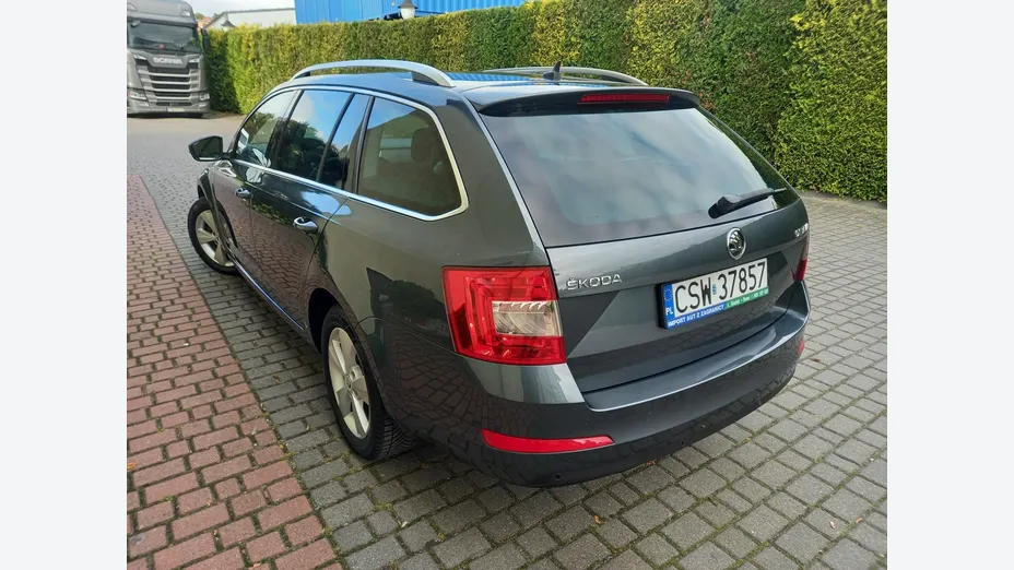 SKODA Octavia -