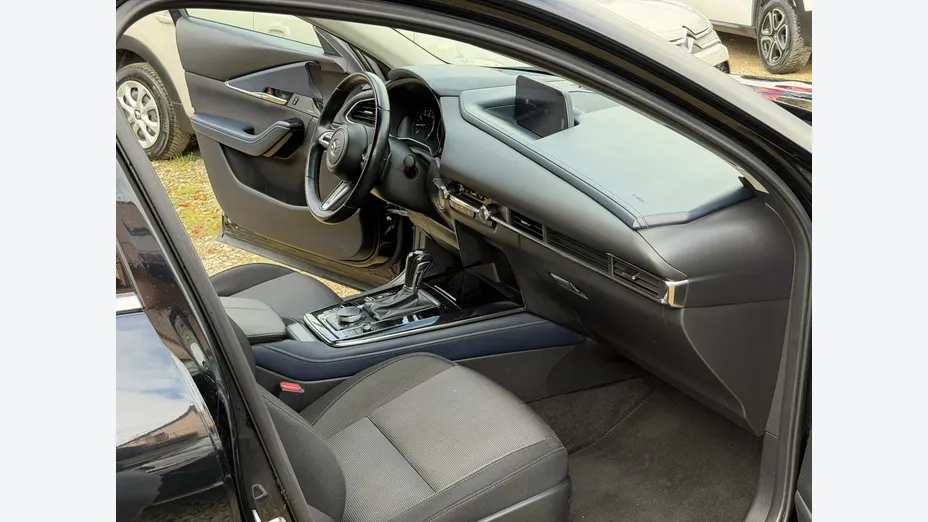 MAZDA CX-30 -
